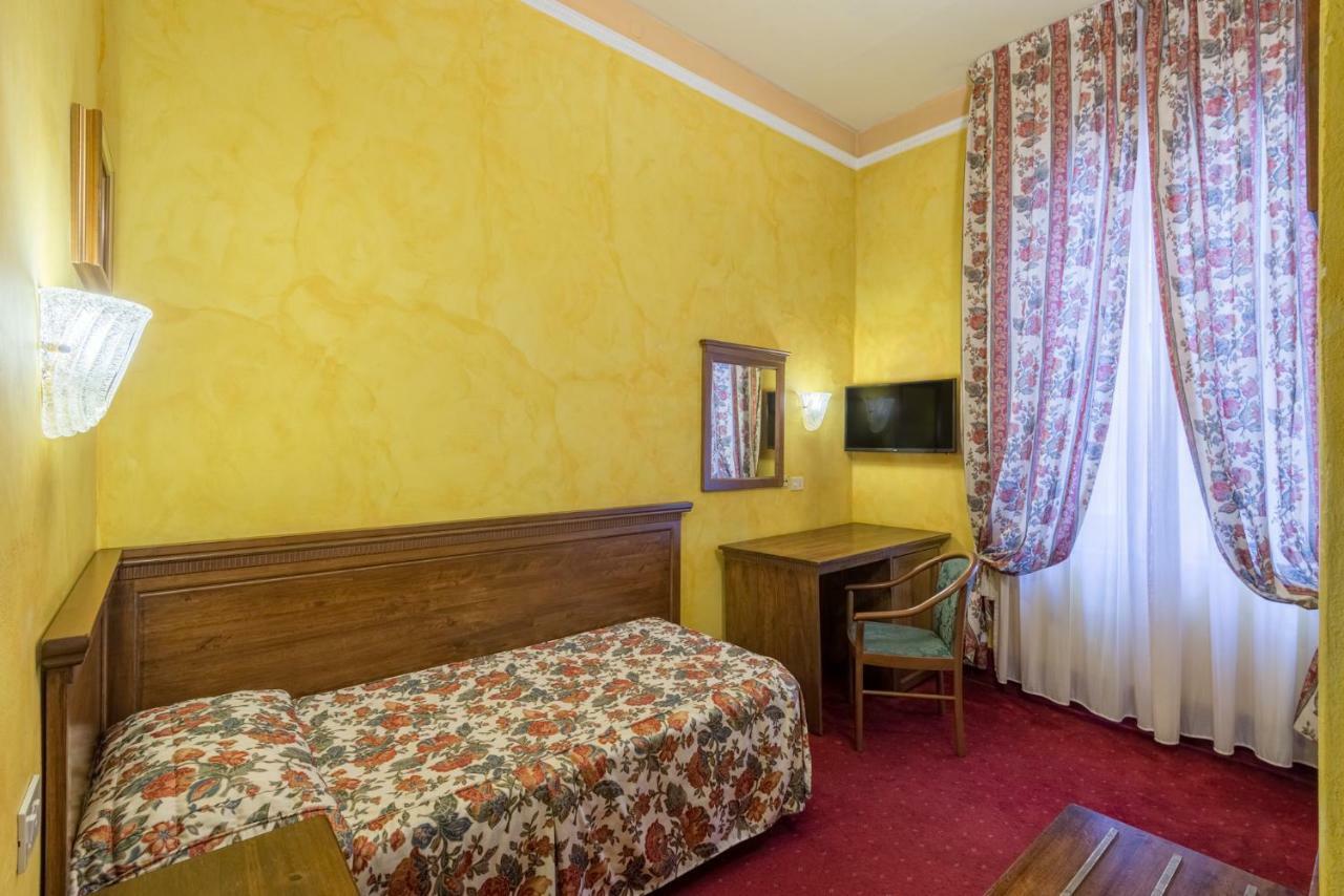 Hotel Minerva Palace Монтекатіні-Терме Екстер'єр фото